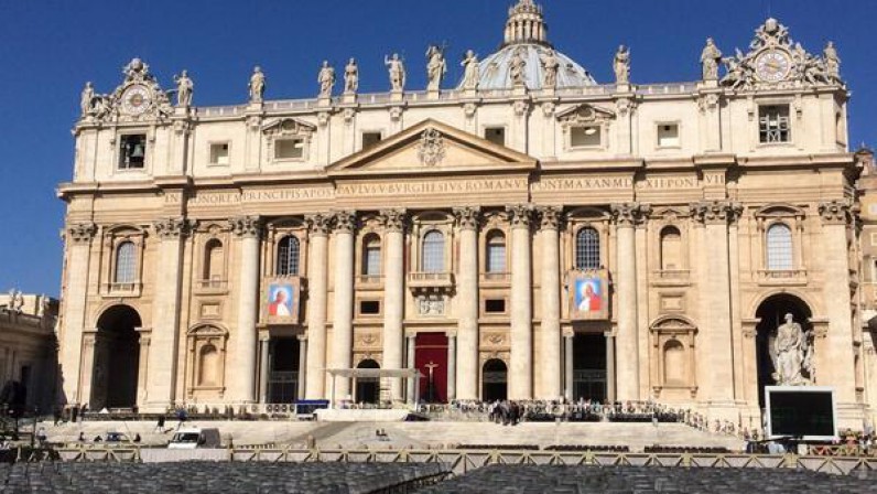 MÁS DE UN CENTENAR DE SEVILLANOS ACUDEN A ROMA A LA CANONIZACIÓN DE JUAN XXIII Y JUAN PABLO II