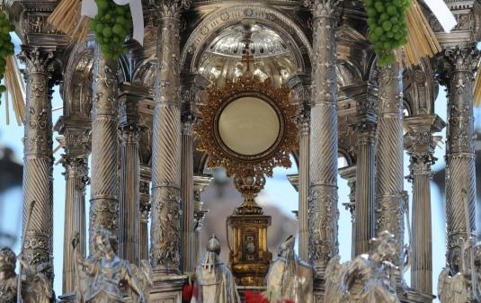 (AUDIO) Llamamiento del Arzobispo a descubrir la esencia de la procesión del Corpus Christi