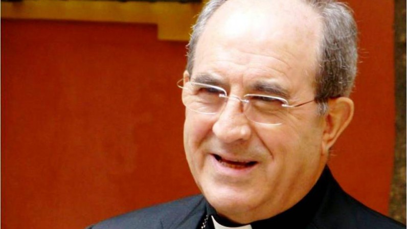 Mons. Asenjo: La Iglesia necesita tu ayuda y tu compromiso económico