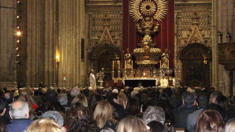 Mons. Gómez Sierra celebra las bodas de oro y plata en la Catedral