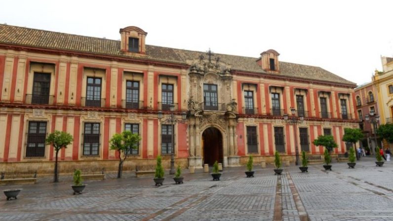 Iglesia y Ministerio de Cultura estudian en Sevilla la revisión del Plan Nacional de Catedrales