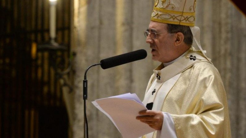 Mons. Asenjo: “En la Eucaristía no veneramos una imagen, sino al mismo Jesús”