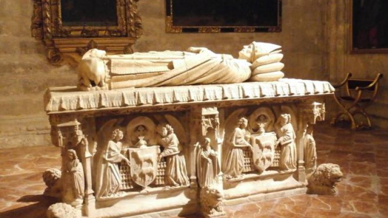 Sepulcro del Cardenal Juan de Cervantes