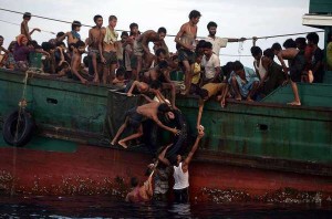 Un-grupo-de-inmigrantes-Rohing_54431652260_53389389549_600_396[1]