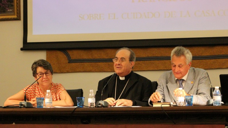 El arzobispo destaca que el Papa se sitúa en clara continuidad con sus antecesores