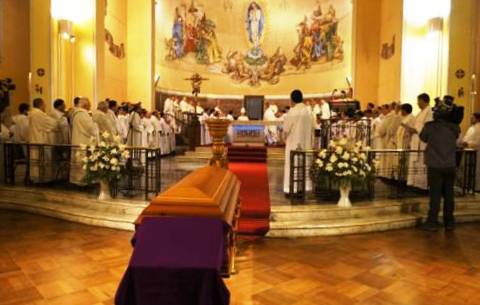 Decreto del Arzobispo con la nueva normativa sobre celebración de exequias eclesiásticas