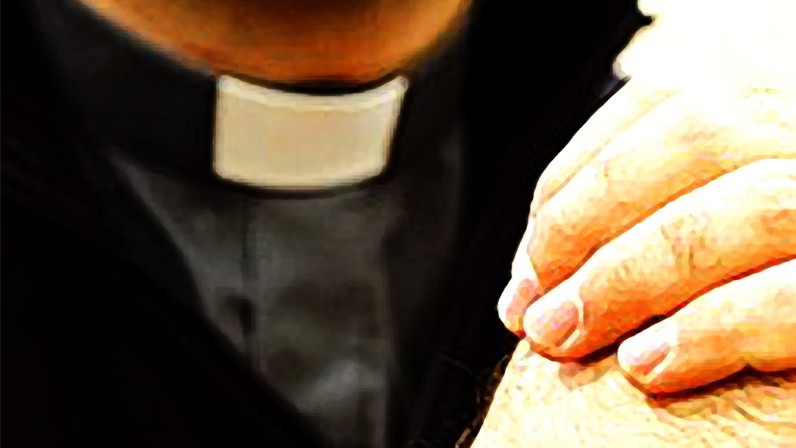 Mons. Asenjo: “No se puede ser honradamente sacerdote rechazando la cruz”