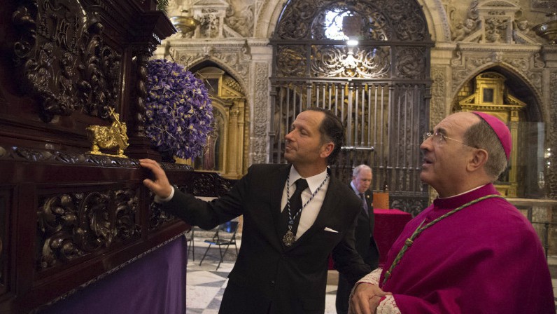 El Arzobispo de Sevilla anima a vivir la Semana Santa “con autenticidad”