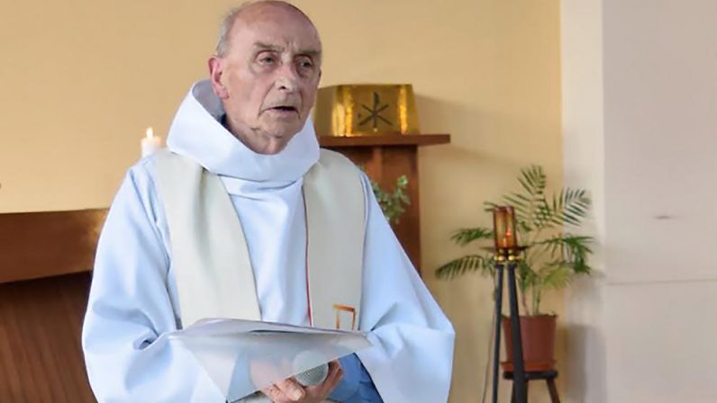 Mons. Asenjo destaca el “ejemplo emocionante de entrega al ministerio sin tasa, sin medida y sin mirar al calendario” del sacerdote francés asesinado