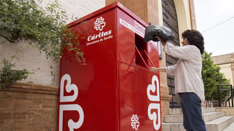 Más de contenedores de Cáritas para la recogida ropa usada Archidiócesis de Sevilla