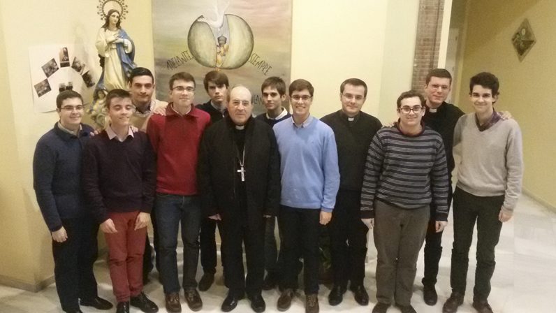 Visita del Arzobispo al Seminario Menor