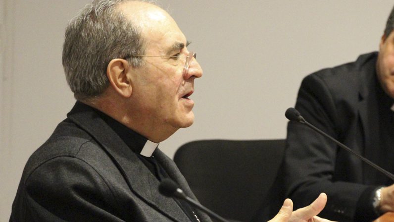 Mons. Asenjo clausura el Seminario de Medios de Comunicación