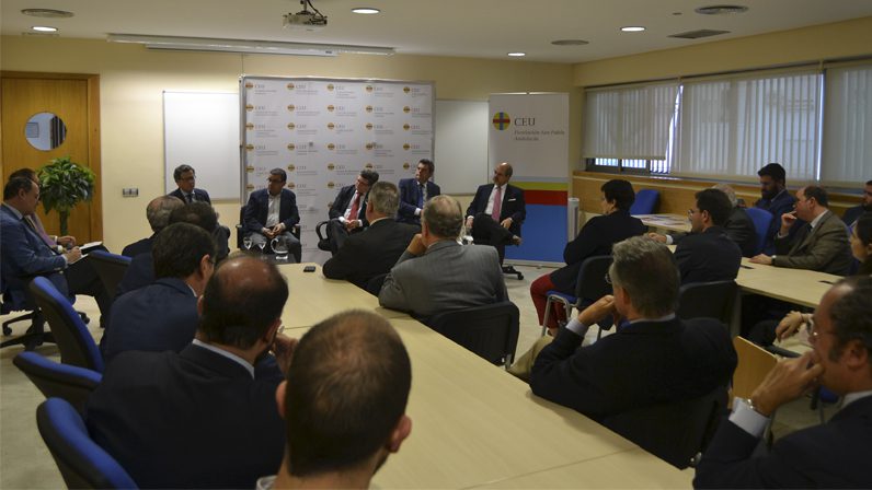 El futuro de las hermandades, a debate en CEU Andalucía
