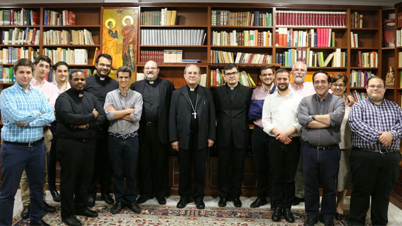 El Arzobispo de Sevilla visita el Seminario Redemptoris Mater