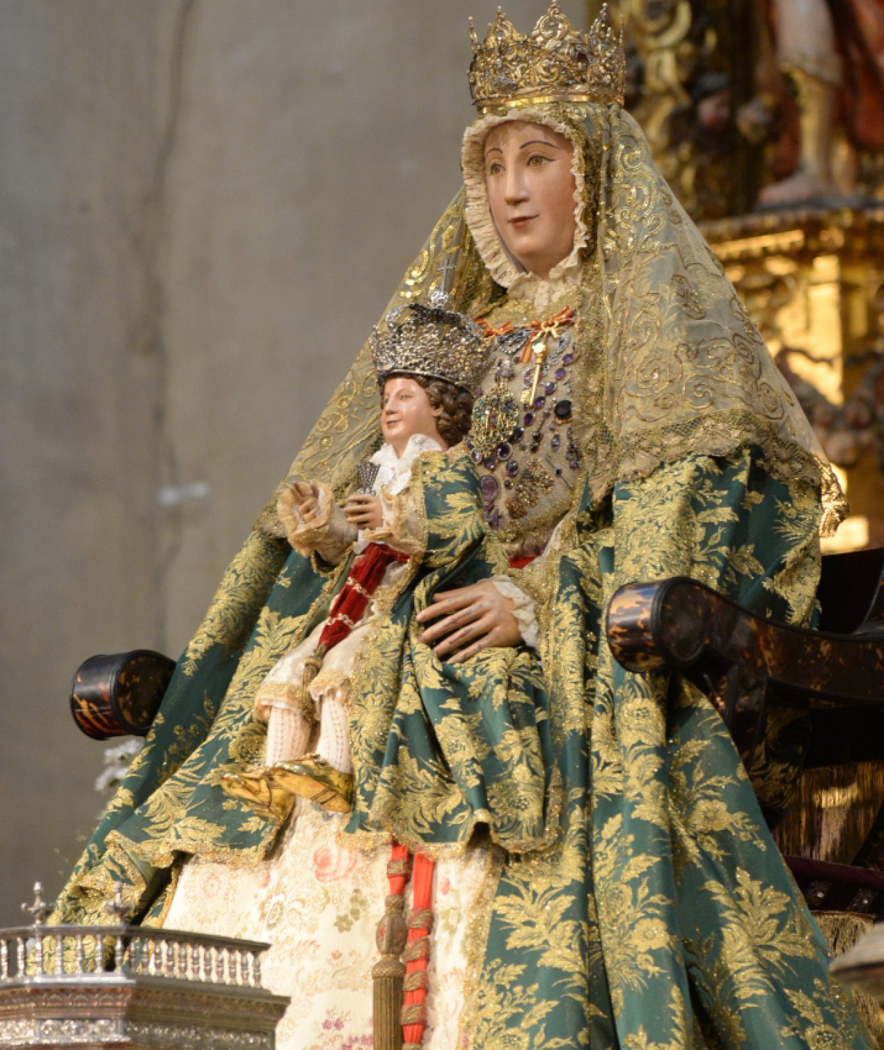 La Virgen de los Reyes en la Capilla del Sagrario