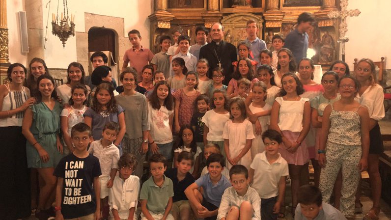 El Arzobispo celebra una Misa en Soria con 400 sevillanos