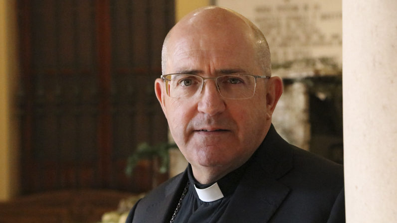Entrevista a Monseñor Santiago Gómez, Obispo auxiliar de Sevilla: “Los pobres también necesitan a Dios”