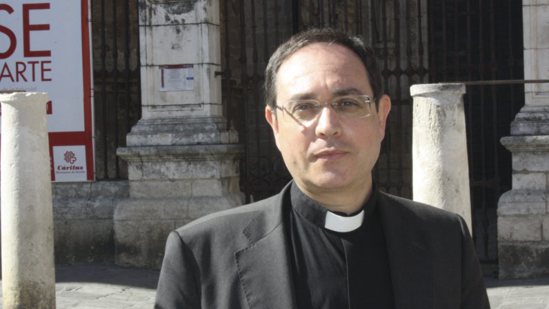 El vicario general de la Archidiócesis de Sevilla asume la vicepresidencia de la Fundación diocesana de Enseñanza`Victoria Díez´