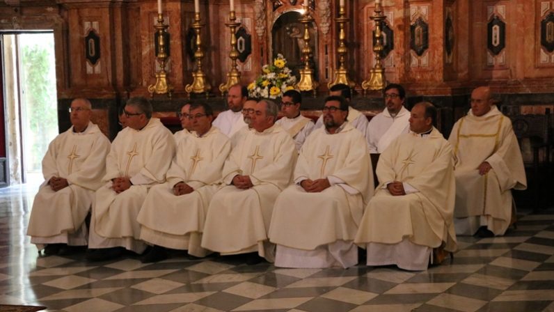 18 sacerdotes del clero sevillano celebran este jueves sus Bodas de Oro y Plata en la Seo hispalense