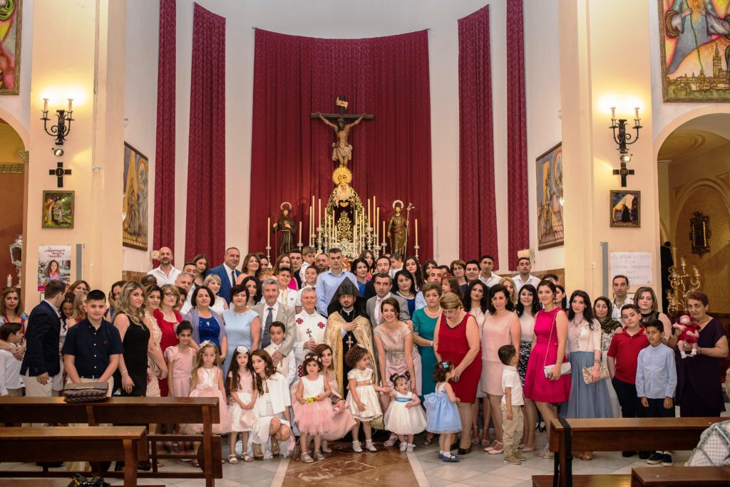 Bautizo en Sevilla de dos niños armenos apostólicos