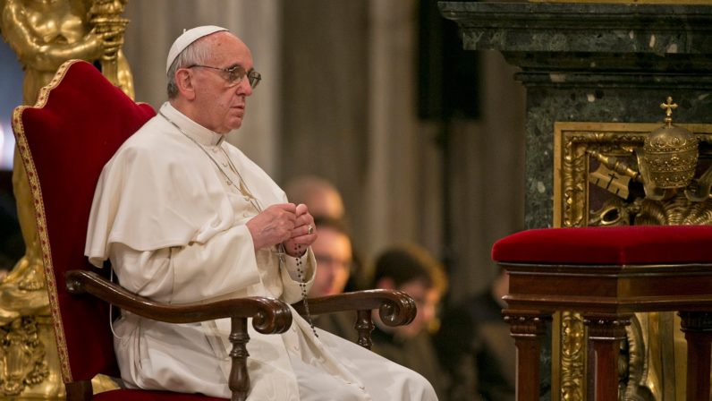 La Archidiócesis de Sevilla se suma a la petición del Papa del rezo del Rosario durante el mes de octubre