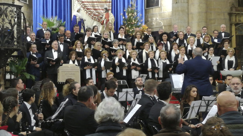 Concierto solidario de Navidad en la Parroquia de Santiago el Mayor