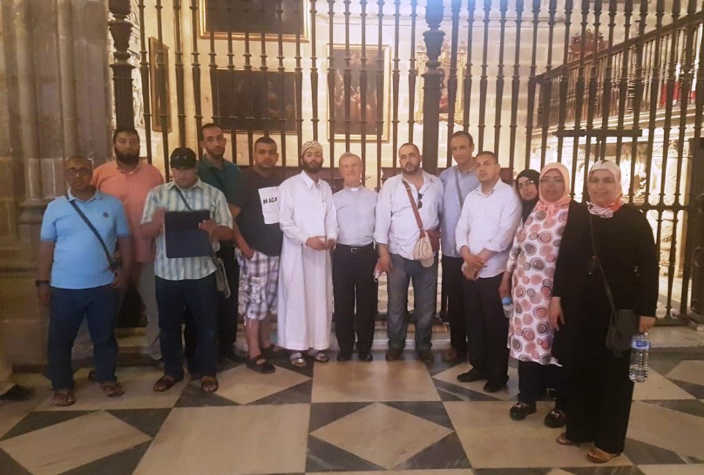 Delegación universitaria marroquí visita la Catedral de Sevilla