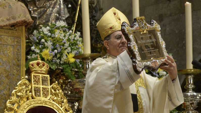 La Archidiócesis obsequia a monseñor Asenjo por sus 50 años de sacerdocio