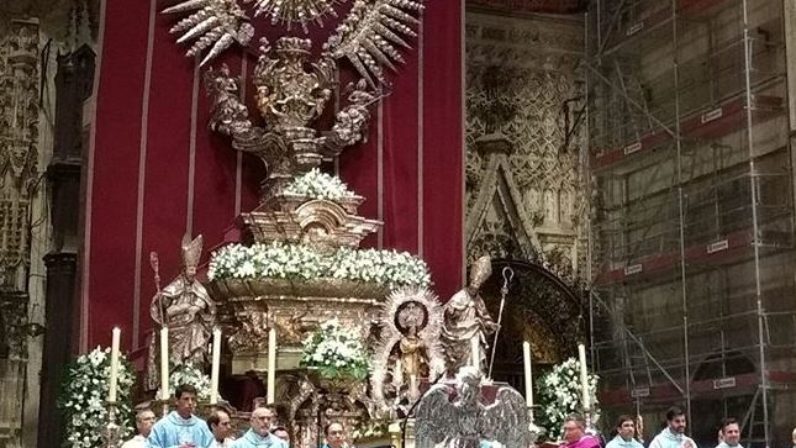 La Catedral de Sevilla acogió la Vigilia de La Inmaculada