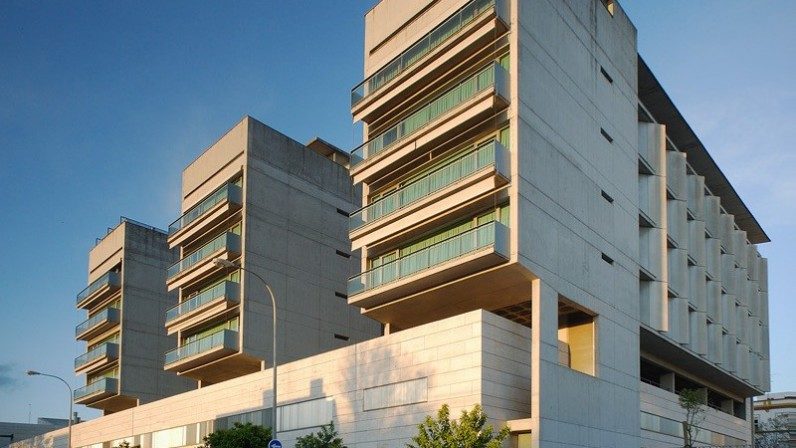 #10De10 La Archidiócesis de Sevilla ofrece las instalaciones del Seminario para acoger a los enfermos del coronavirus y aporta 300.000 euros para la adquisición de material sanitario