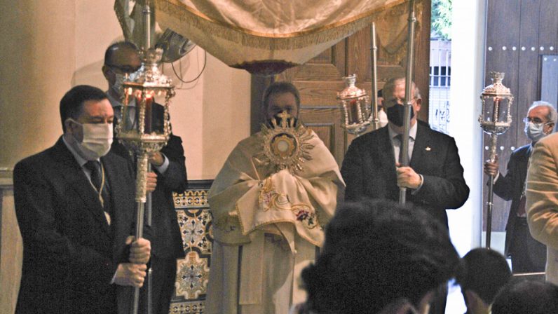 Las Hermandades Sacramentales de Sevilla celebran un Acto Eucarístico conjunto