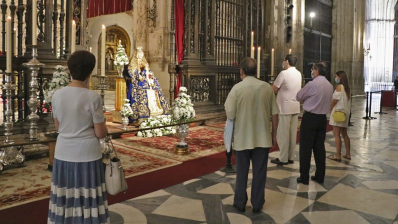 Octava y Besamanos a la Virgen de los Reyes: cultos casi inalterados por la COVID-19