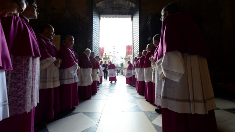 Trece nuevos canónigos del Cabildo Catedral toman posesión este sábado en la Seo hispalense