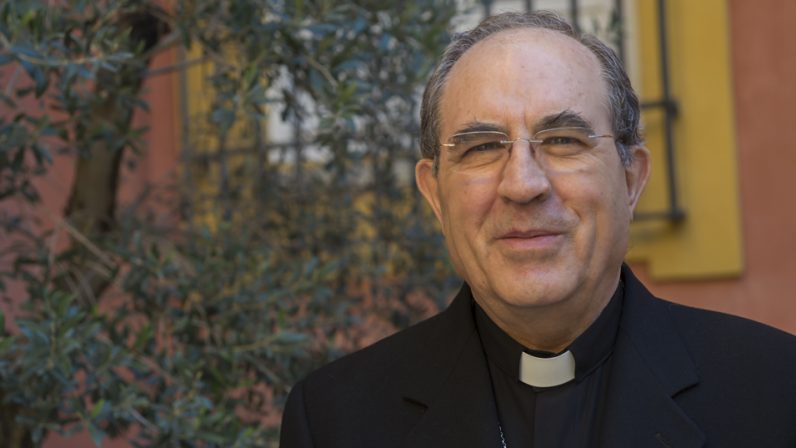 Monseñor Asenjo felicita la Navidad a la Archidiócesis