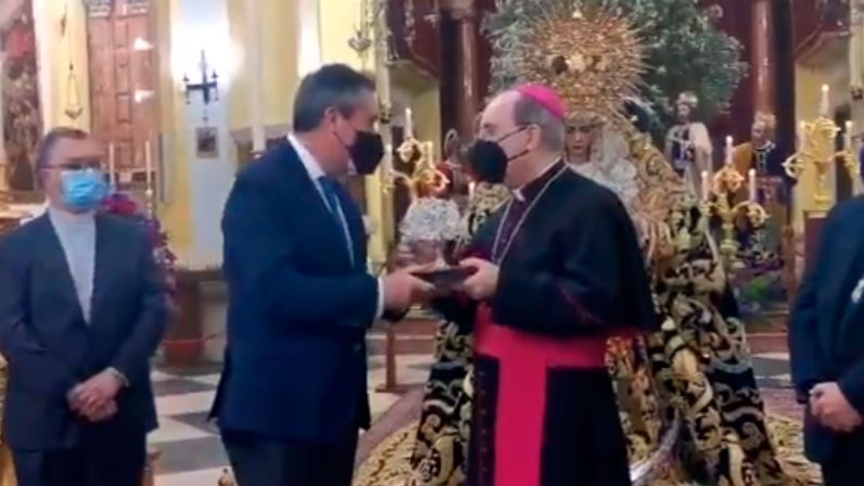 Mensaje del Arzobispo a los cofrades de Sevilla en la entrega del ‘Olivo de plata’