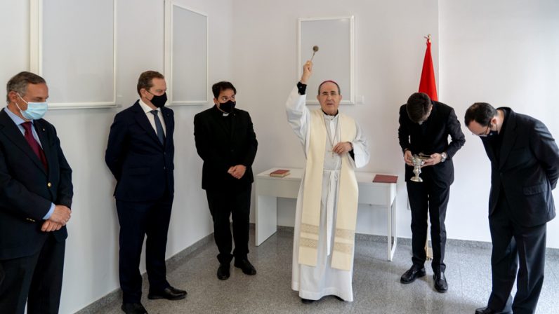 El Arzobispo bendice el nuevo Centro de Acción Social de la Orden de Malta