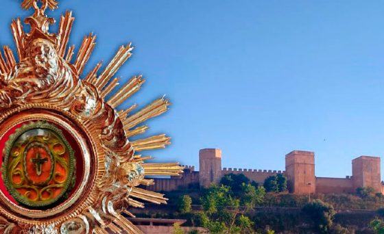 Alcalá de Guadaira queda bendecida por el Santo Lignum Crucis