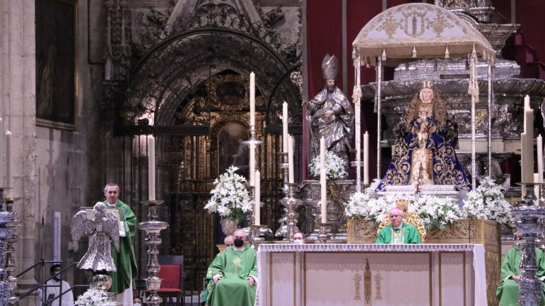 La Catedral de Sevilla acoge la Novena a la Virgen de los Reyes 2021