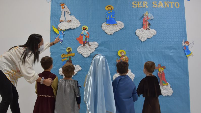 “La Santidad Vence”, el Día de Todos los Santos en el Colegio CEU San Pablo Sevilla
