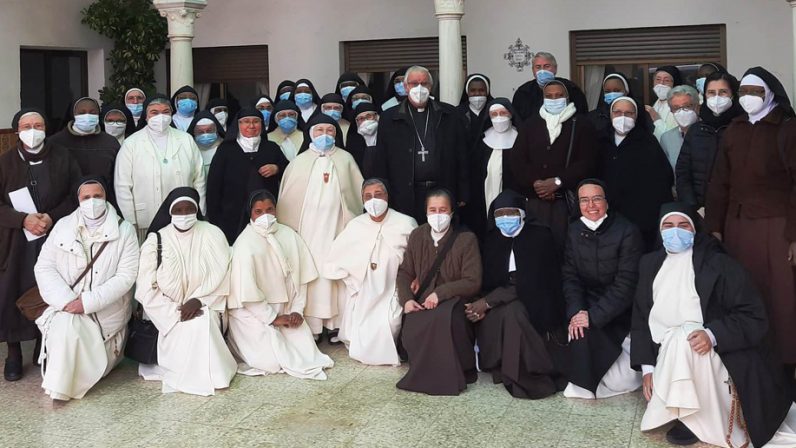 Monseñor Saiz se reúne con 80 religiosas de clausura