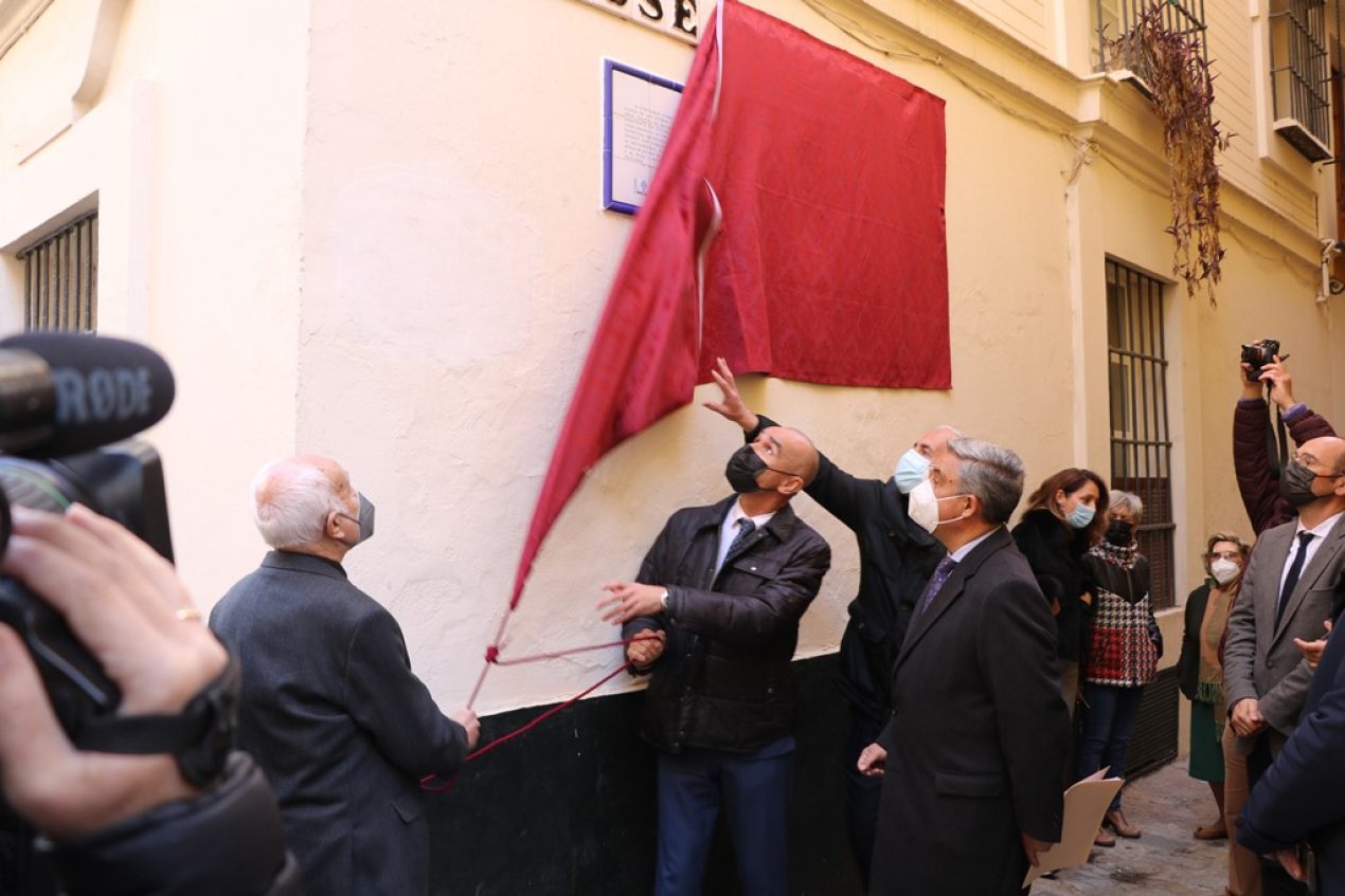 El Ayuntamiento de Sevilla dedica una calle a don José Robles