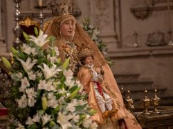 Veneración a la Virgen de los Reyes