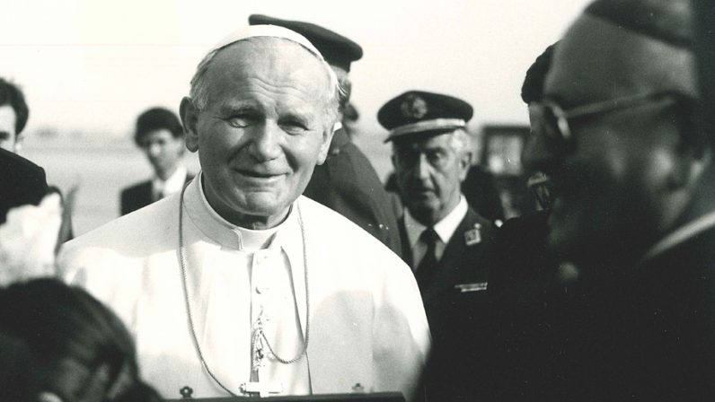 “¡Qué maravilla, el Papa está en Sevilla!”: XL Aniversario de la primera visita de Juan Pablo II a Sevilla