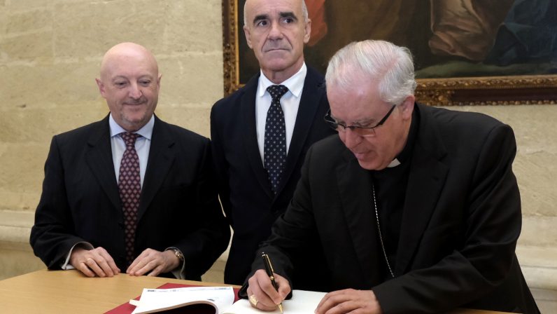 El Arzobispado y el Ayuntamiento formalizan los trámites jurídicos definitivos sobre el convento de Santa Clara