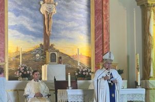 Mons. Saiz Meneses preside la Eucaristía por el L aniversario de la fundación de Trajano
