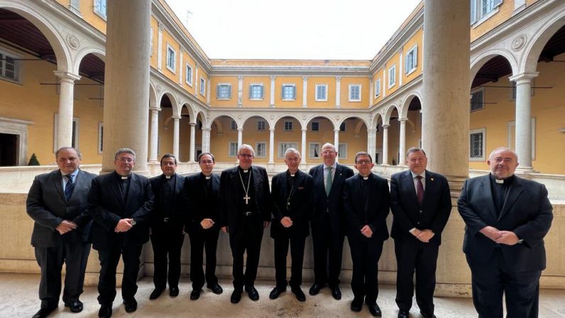 Prosiguen las sesiones de trabajo de la delegación sevillana en el Vaticano