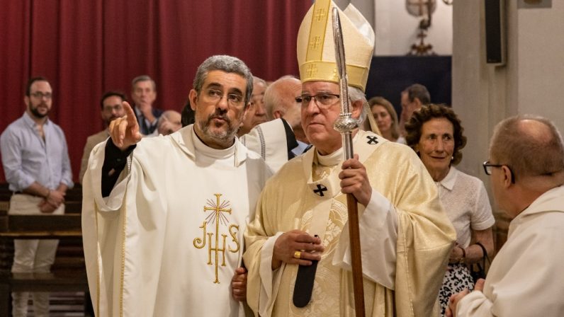 El arzobispo inaugura el espacio expositivo de la Parroquia de la Magdalena