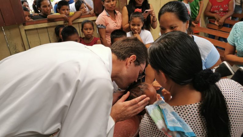 Seminaristas sevillanos viven una experiencia misionera en la selva amazónica