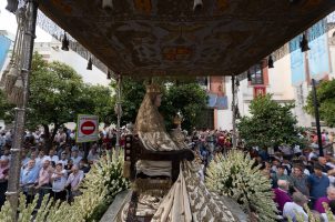 Mons. Saiz Meneses: “Uno de los títulos que orgullosamente ostenta Sevilla es el de mariana”