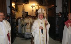 Mons. Saiz abre el año jubilar de la hermandad de la Hiniesta